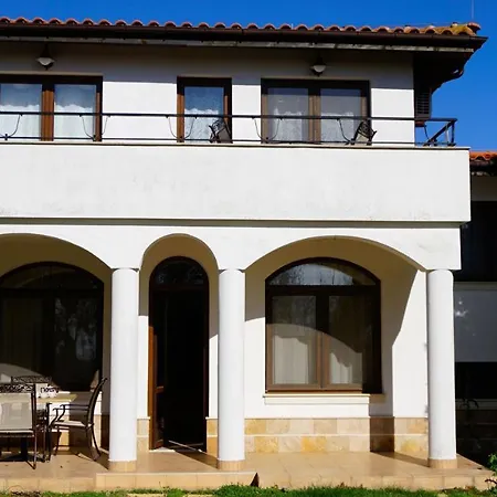 Βίλα бел тауър - Bell Tower Μπαλτσίκ